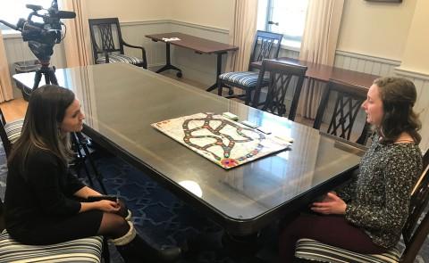 汤姆默兹 and his students developed a board game designed to bring families closer together
